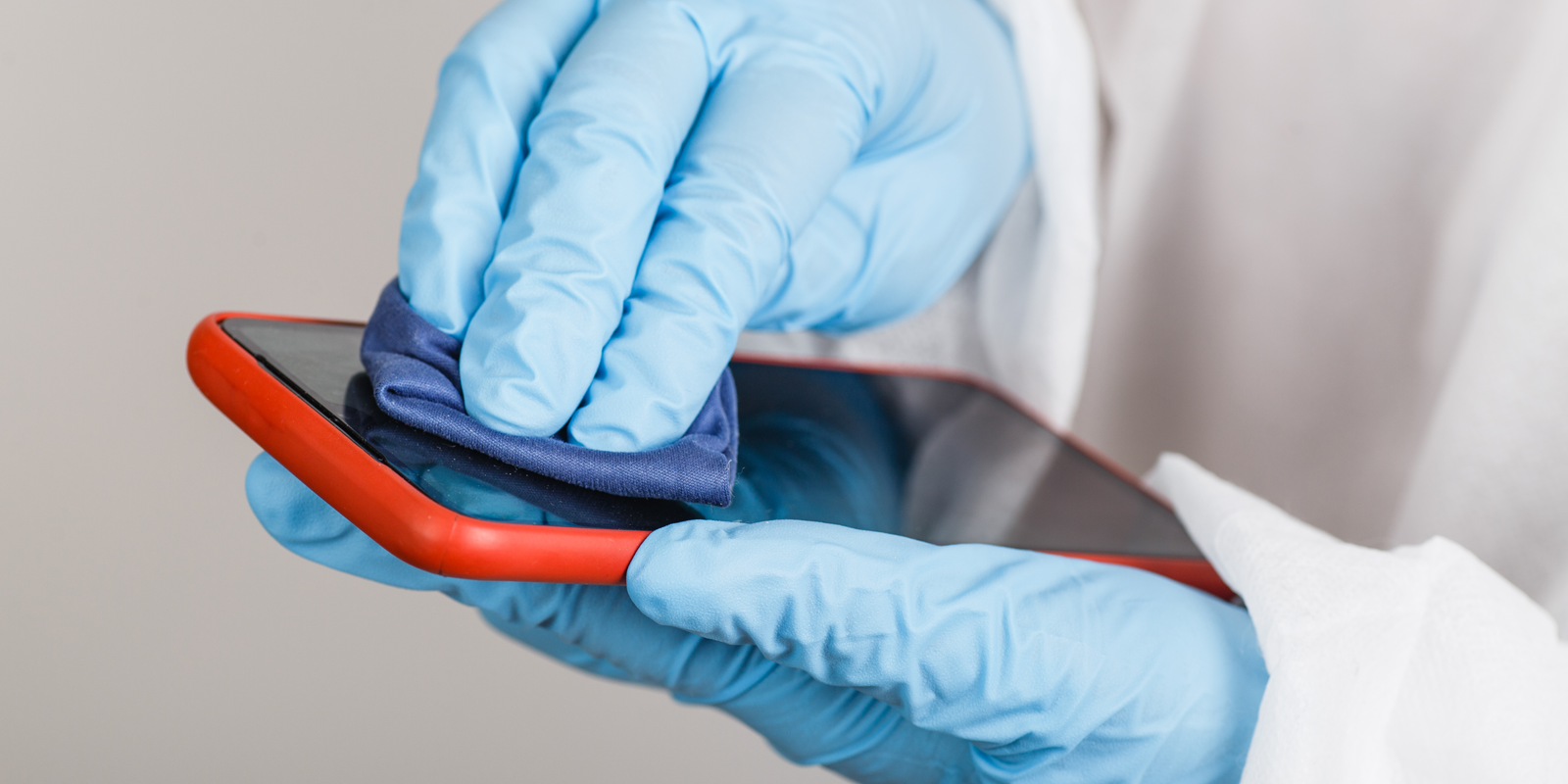 איך לנקות את הטלפון הנייד מחיידקים לנקות את הטלפון