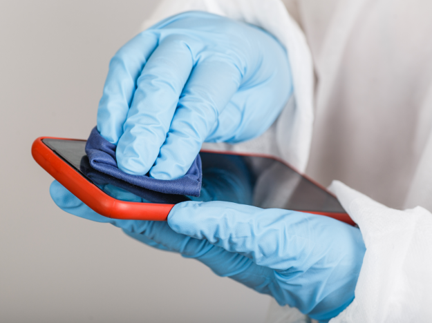 לנקות את הטלפון