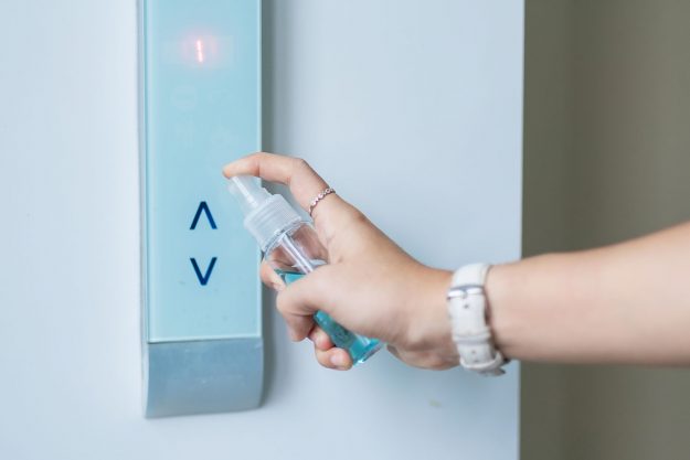 כפתורי מעליות קורנה